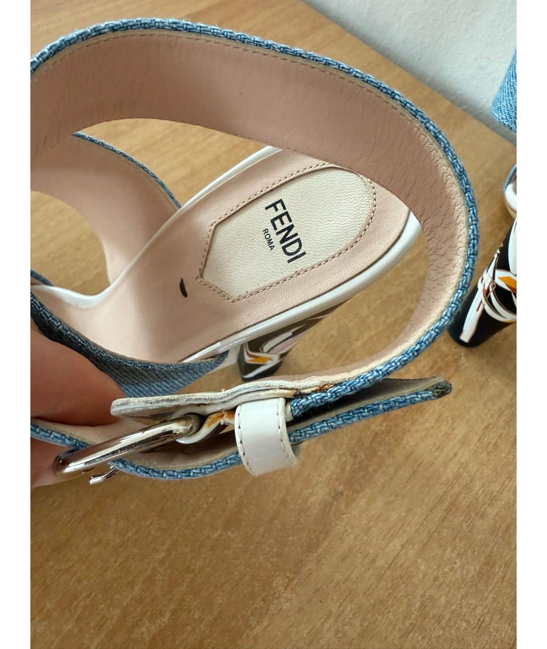 FENDI Голубые кожаные босоножки, фото 6