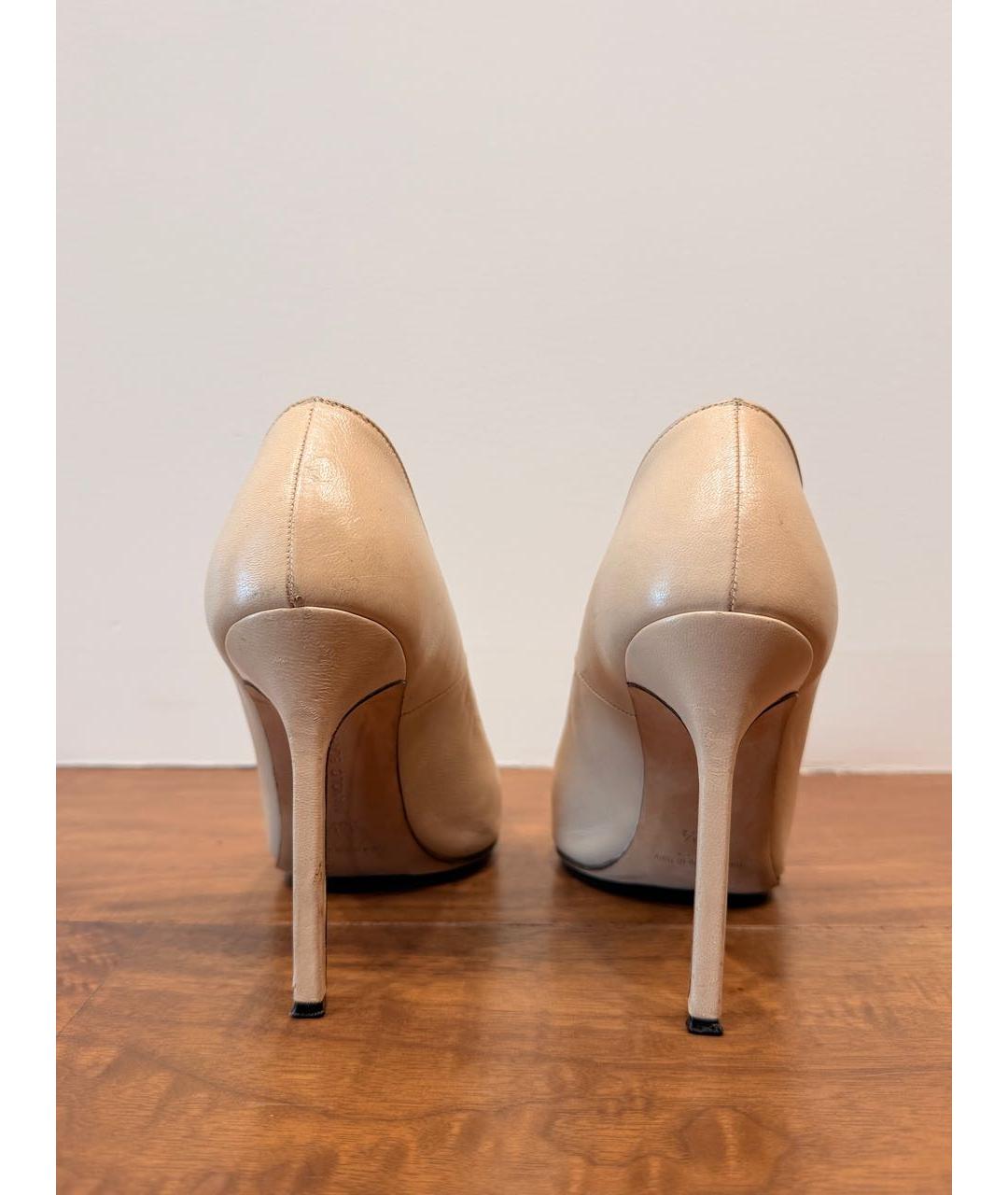 MANOLO BLAHNIK Бежевые кожаные туфли, фото 4