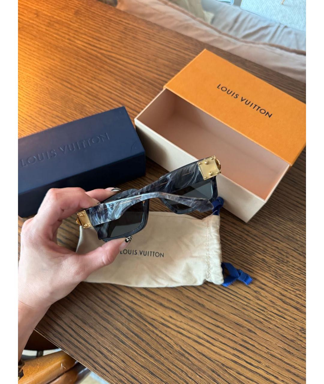 LOUIS VUITTON Серые пластиковые солнцезащитные очки, фото 7