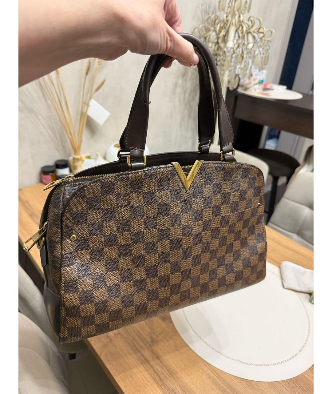 LOUIS VUITTON Коричневая сумка с короткими ручками из канвы, фото 2