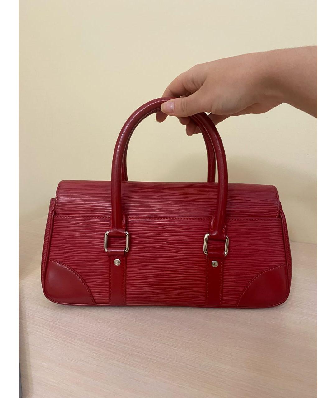LOUIS VUITTON Красная кожаная сумка с короткими ручками, фото 3