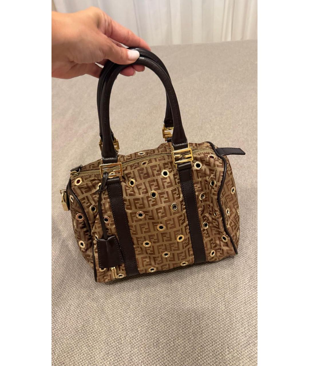 FENDI Коричневая нейлоновая сумка с короткими ручками, фото 5