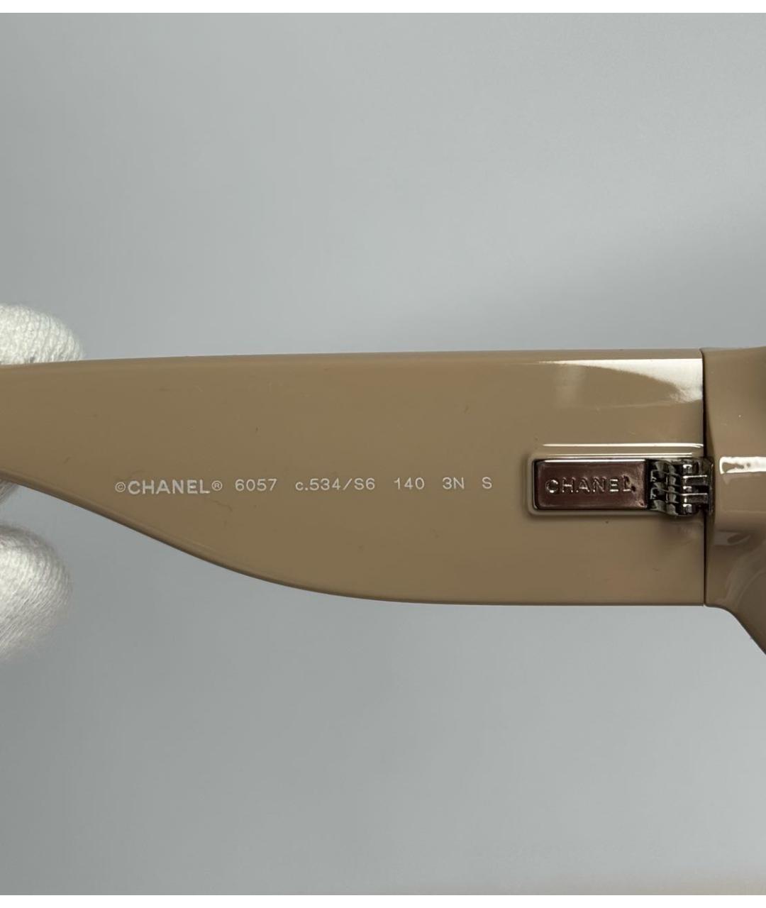 CHANEL Бежевые пластиковые солнцезащитные очки, фото 3