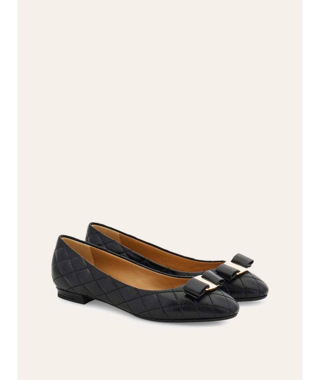 FERRAGAMO Черные кожаные балетки, фото 2