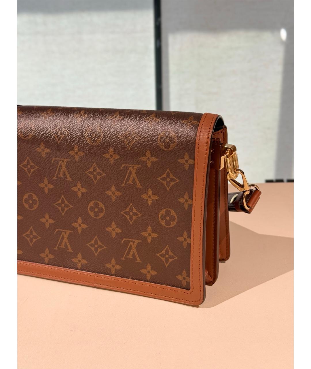 LOUIS VUITTON Коричневая сумка через плечо из искусственной кожи, фото 5