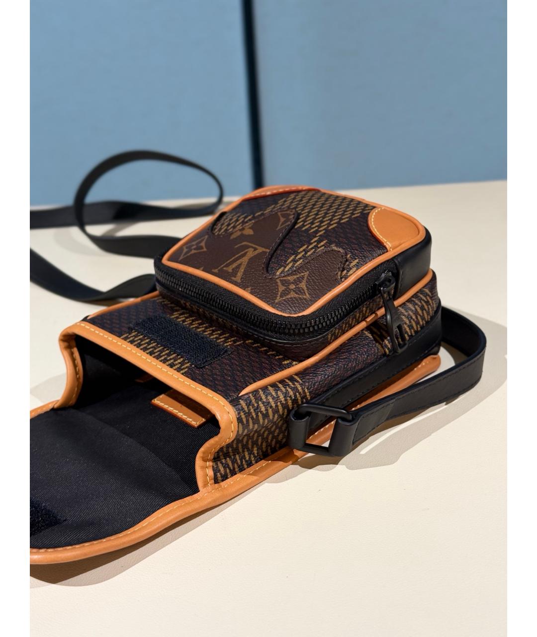 LOUIS VUITTON Коричневая сумка через плечо из искусственной кожи, фото 6