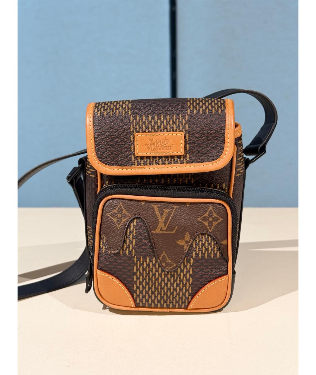 LOUIS VUITTON Коричневая сумка через плечо из искусственной кожи, фото 7