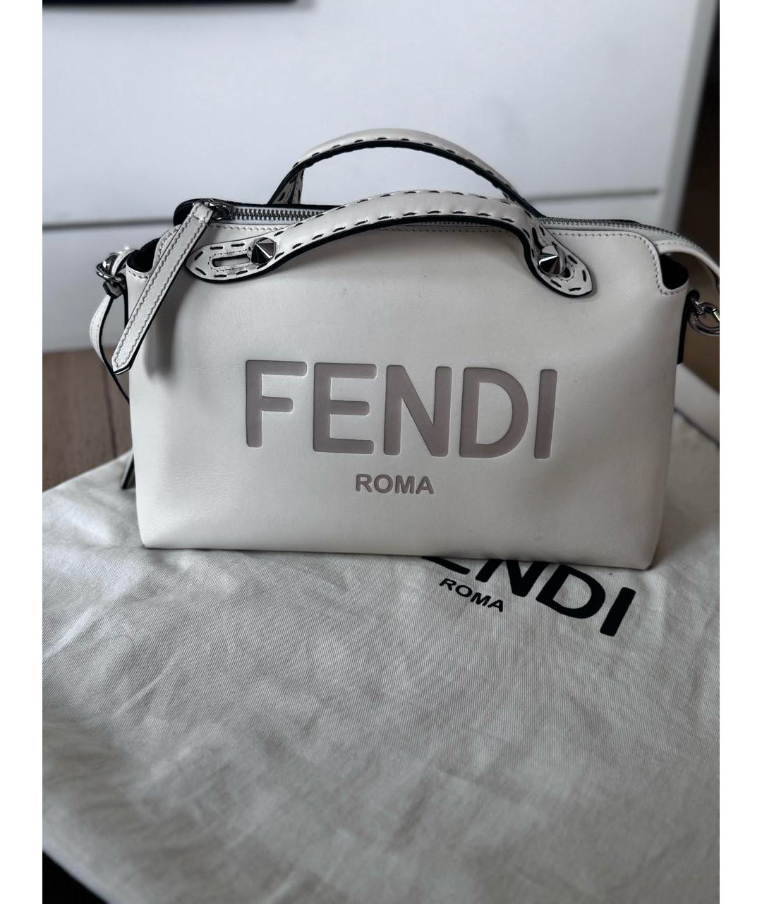 FENDI Бежевая кожаная сумка с короткими ручками, фото 2