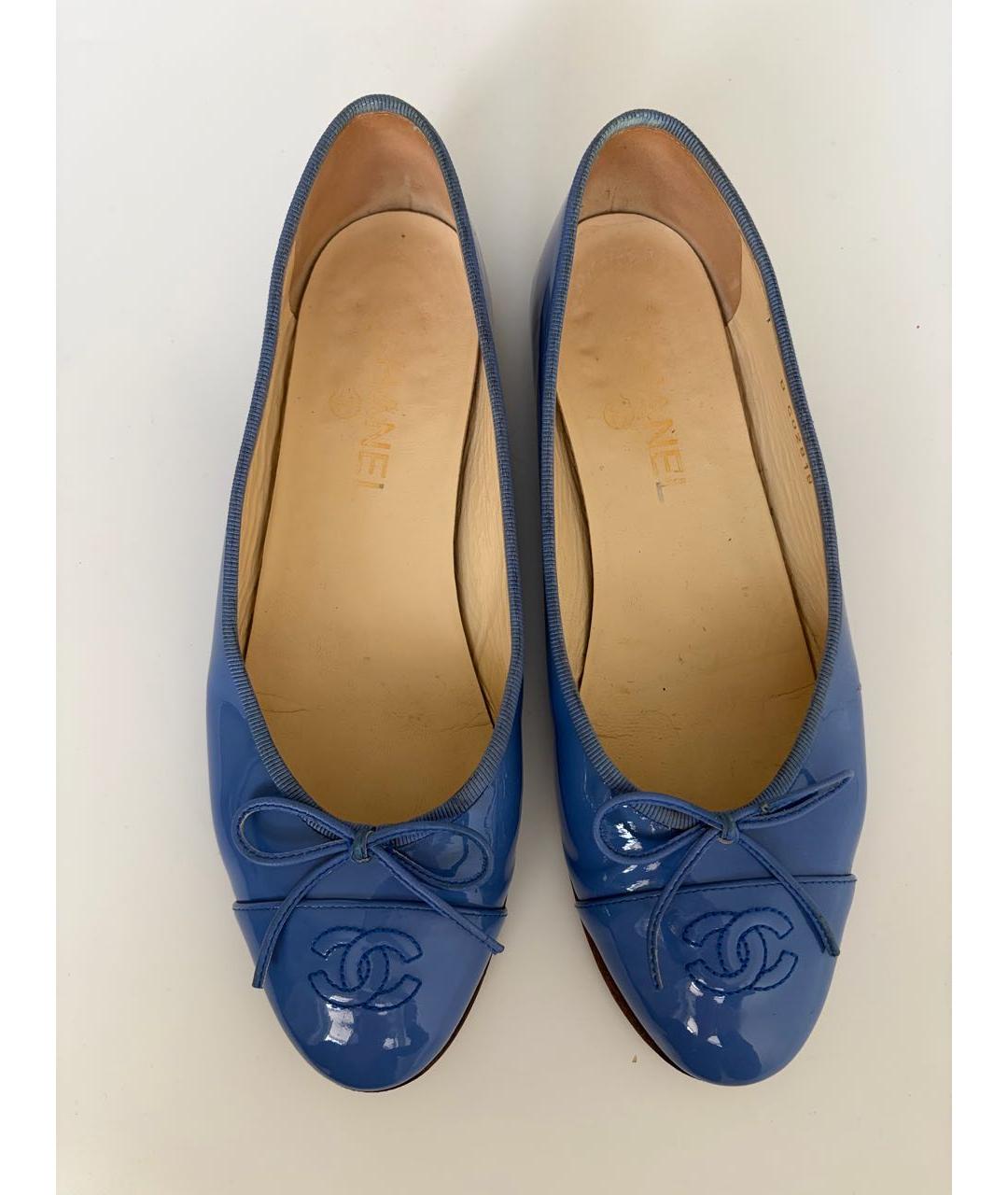 CHANEL Синие балетки из лакированной кожи, фото 7
