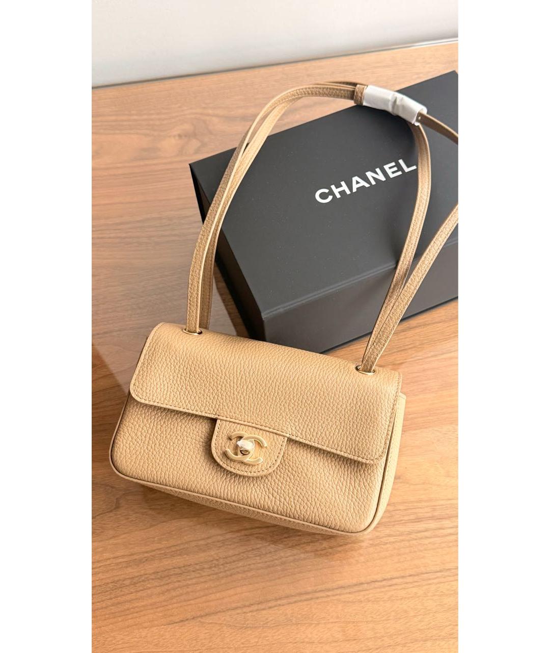 CHANEL Бежевая кожаная сумка через плечо, фото 3