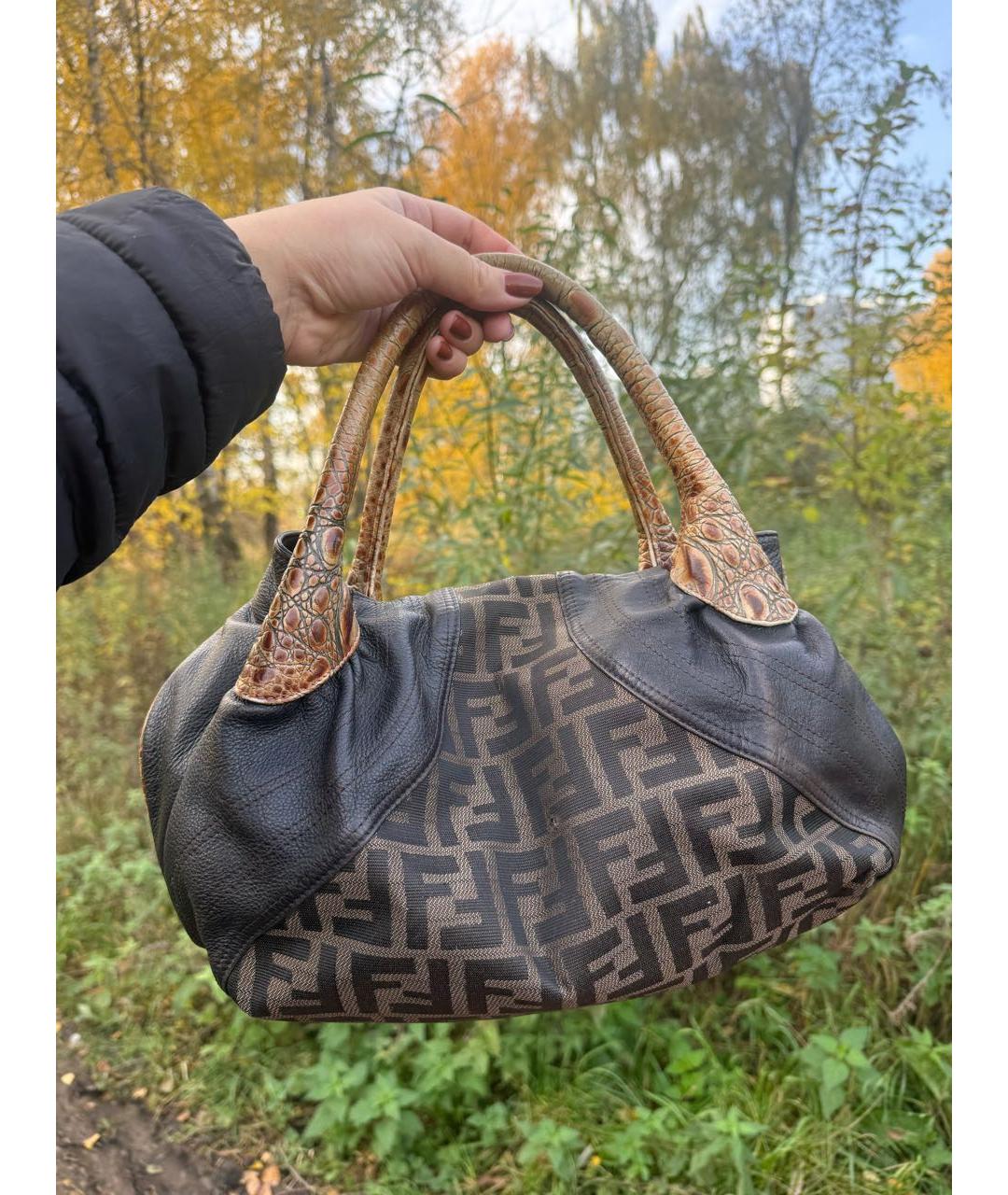 FENDI Коричневая тканевая сумка с короткими ручками, фото 5