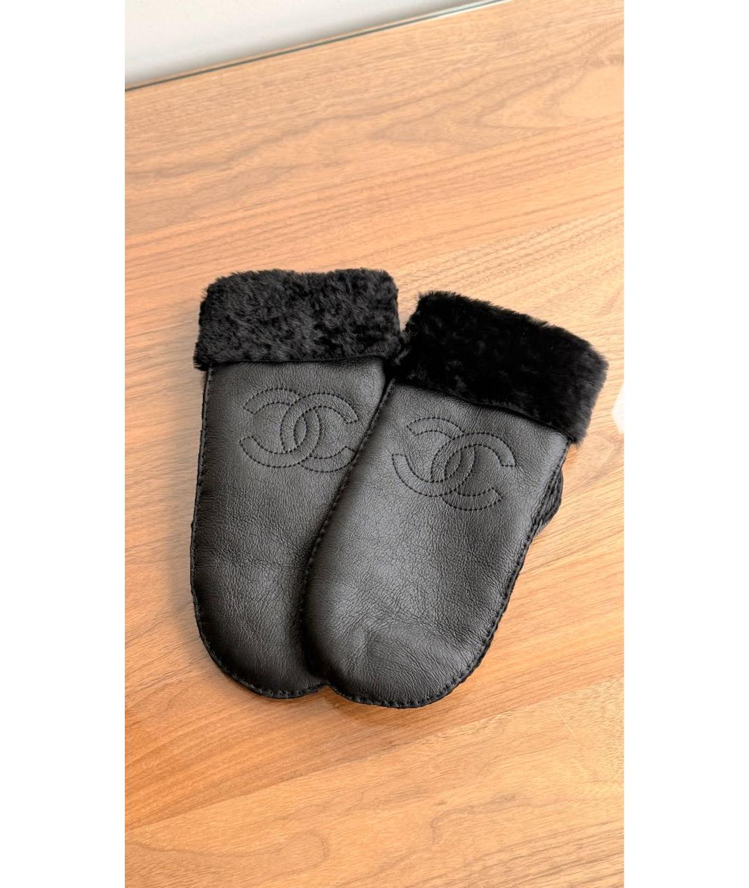 CHANEL Черные кожаные варежки, фото 3