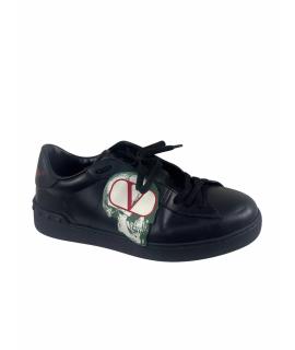VALENTINO Низкие кроссовки / кеды