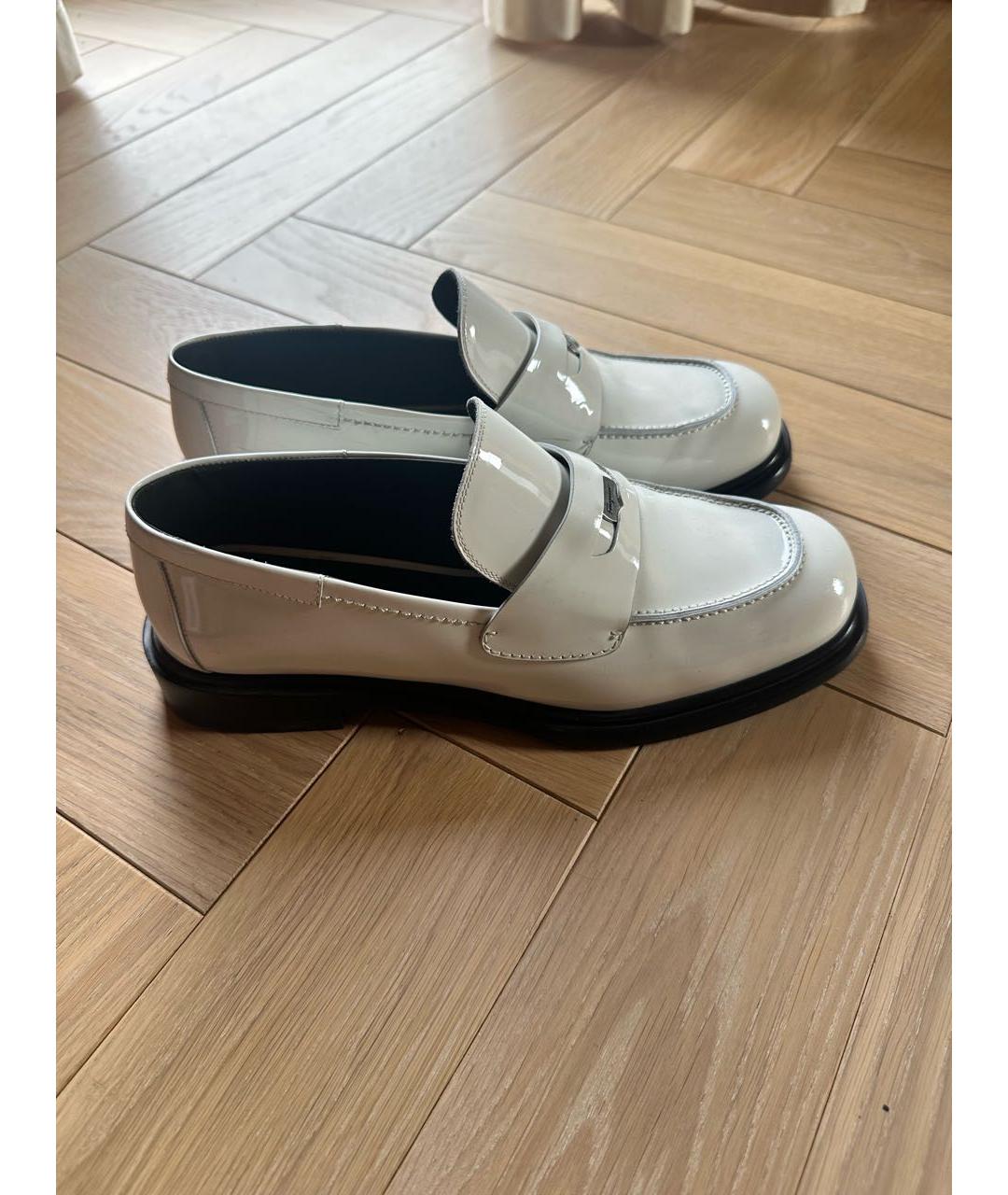 FERRAGAMO Белые туфли из лакированной кожи, фото 4