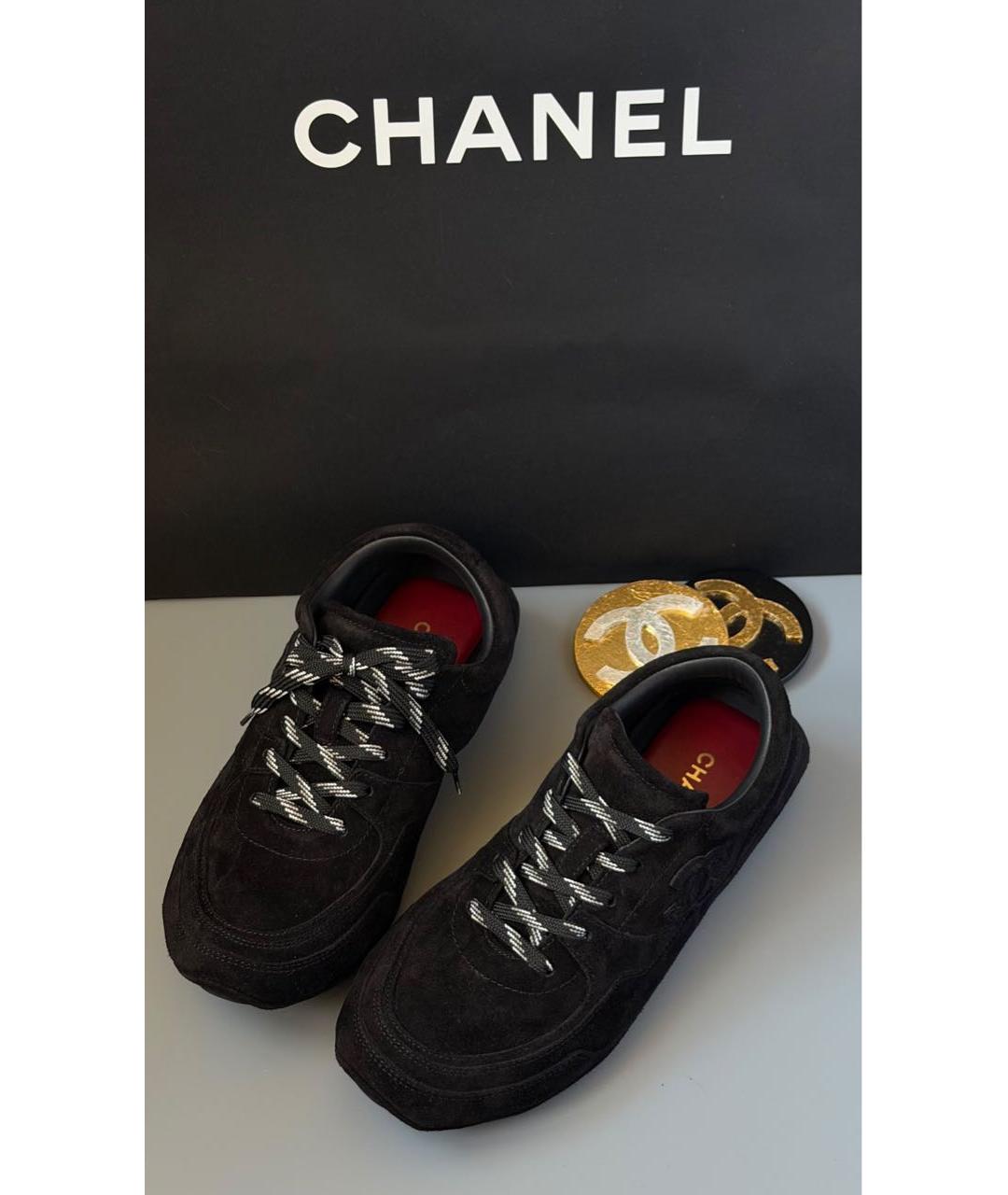 CHANEL Черные замшевые кроссовки, фото 2