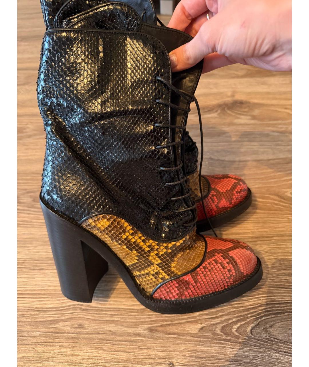 MIU MIU Черные ботильоны из кожи питона, фото 5