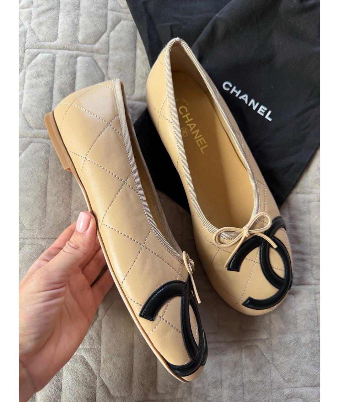 CHANEL Бежевые кожаные балетки, фото 5