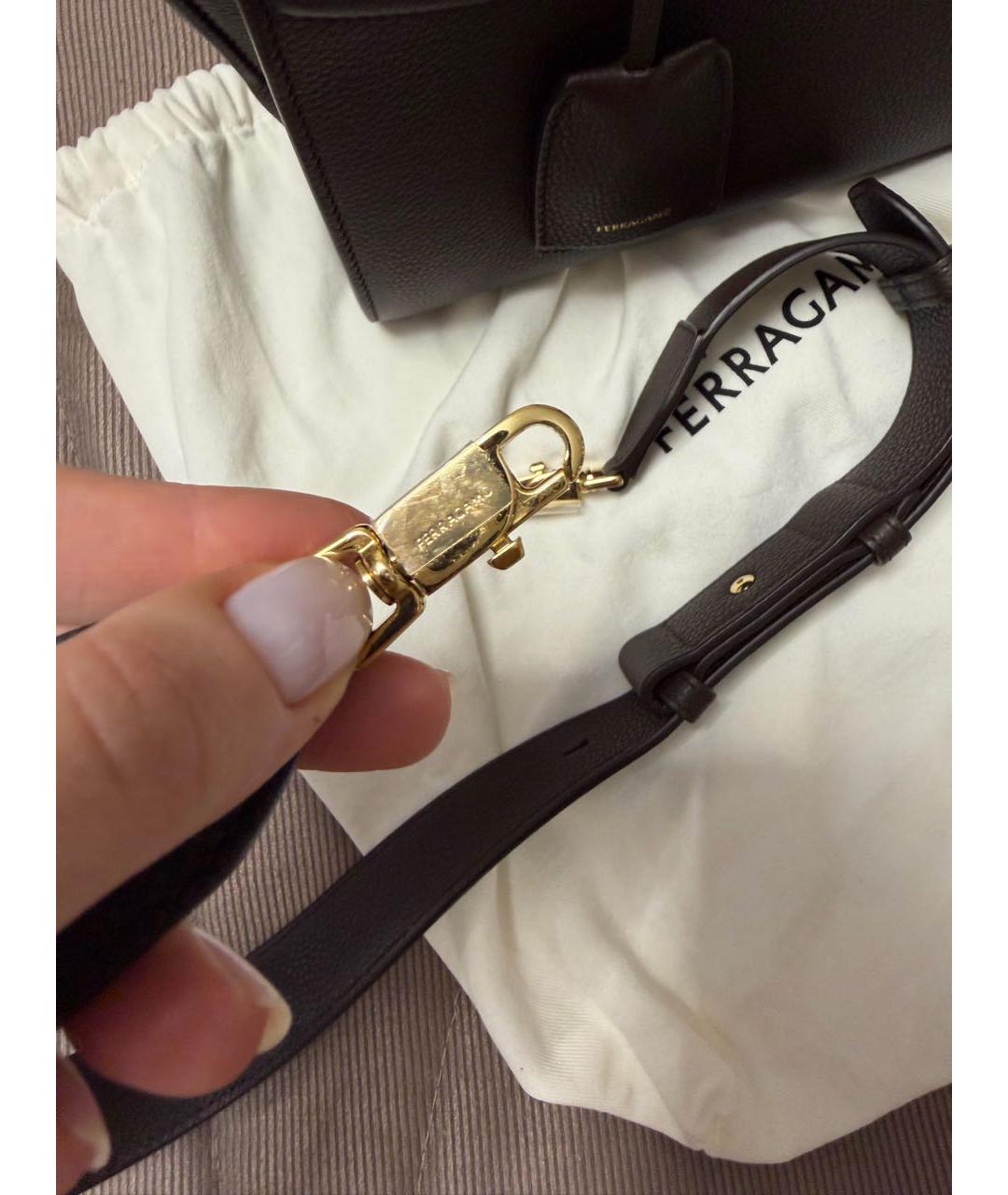 FERRAGAMO Коричневая кожаная сумка с короткими ручками, фото 4