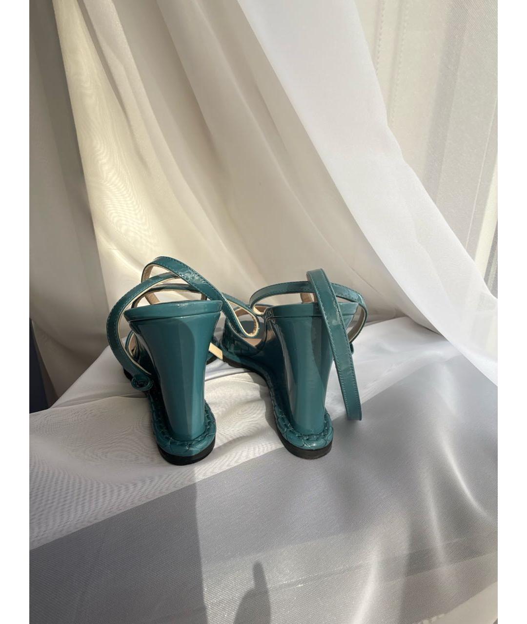 BOTTEGA VENETA Бирюзовые босоножки из лакированной кожи, фото 4