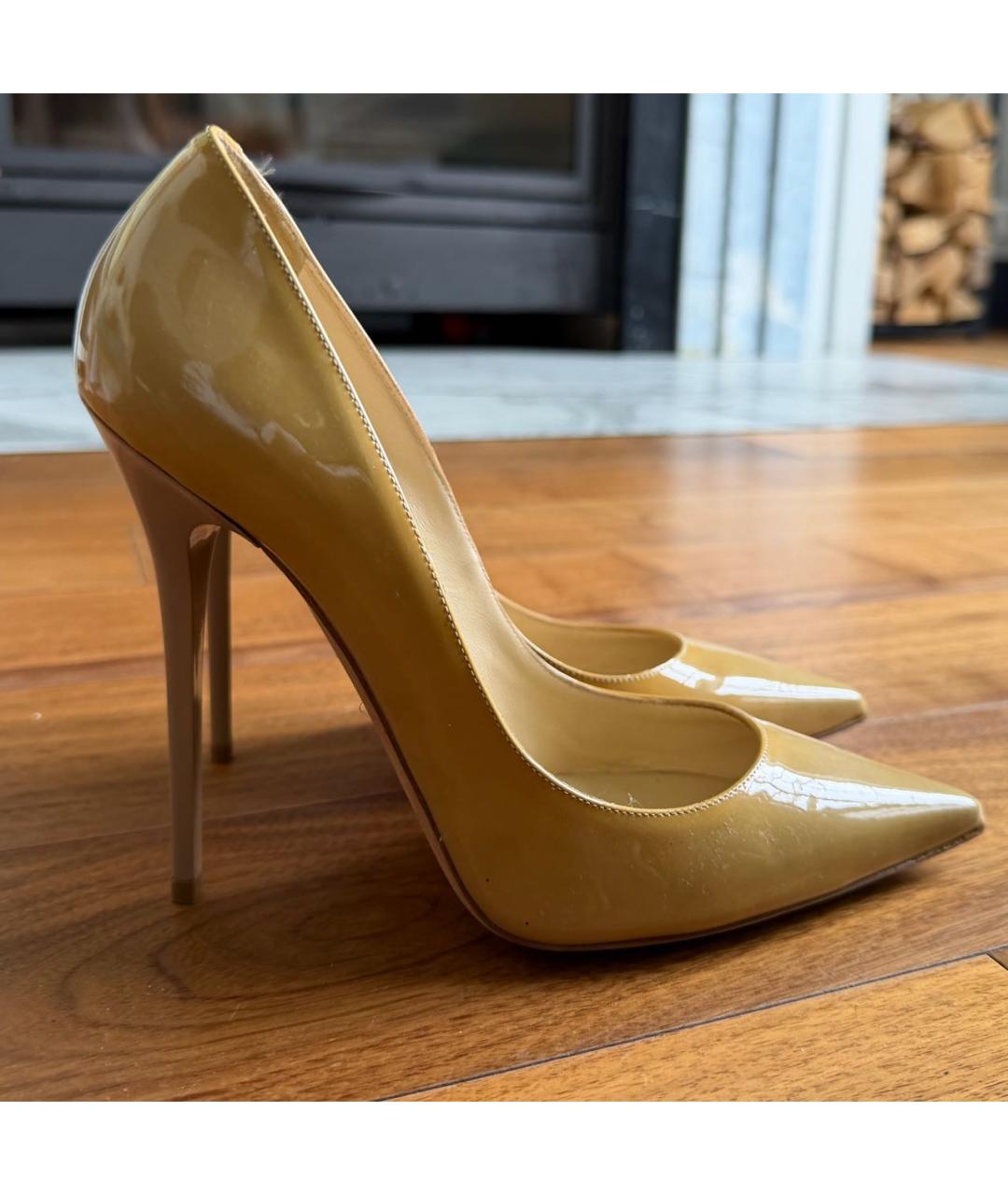 JIMMY CHOO Бежевые туфли из лакированной кожи, фото 3