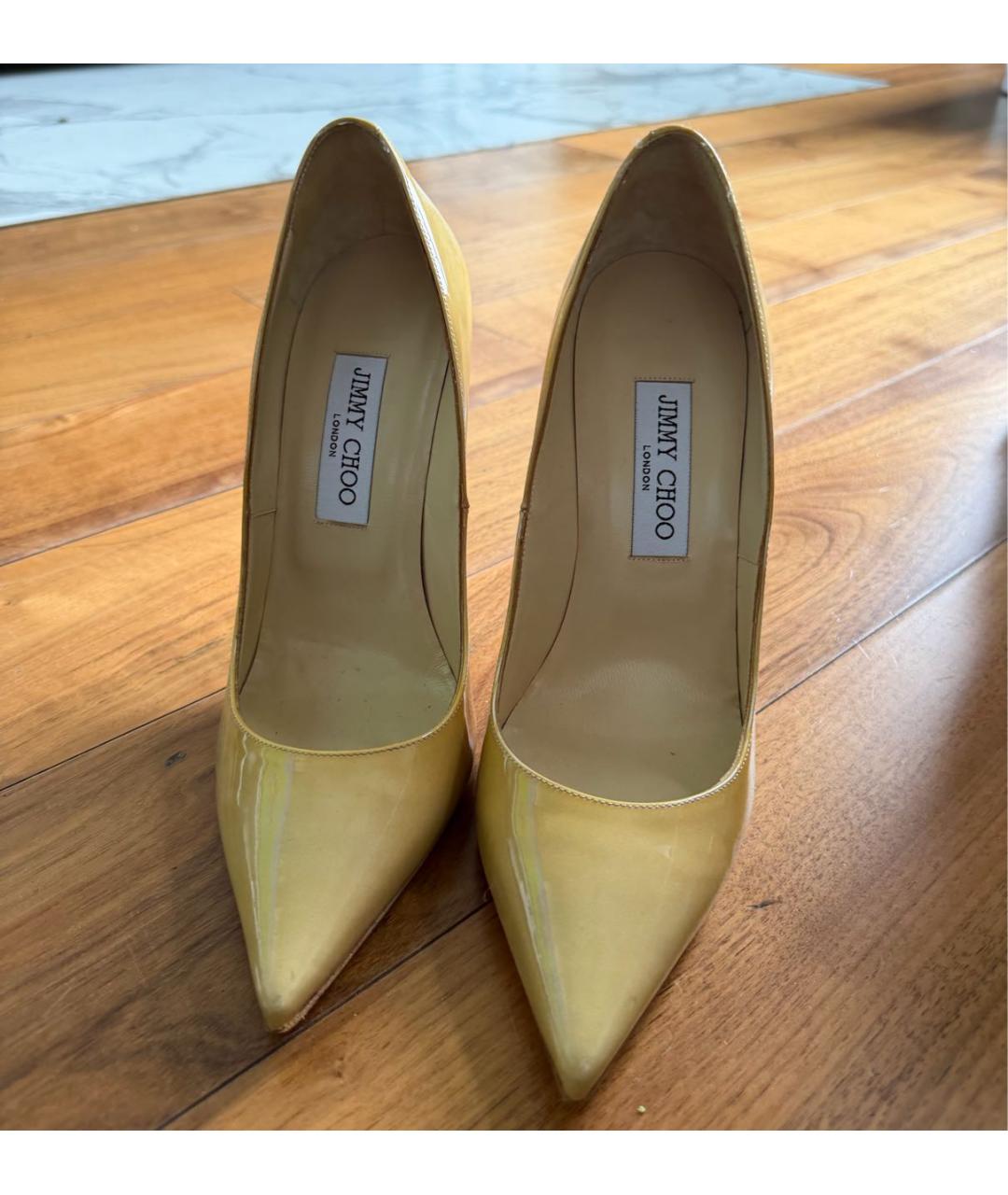 JIMMY CHOO Бежевые туфли из лакированной кожи, фото 2