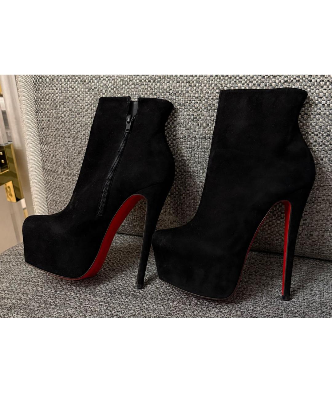 CHRISTIAN LOUBOUTIN Черные замшевые ботильоны, фото 5