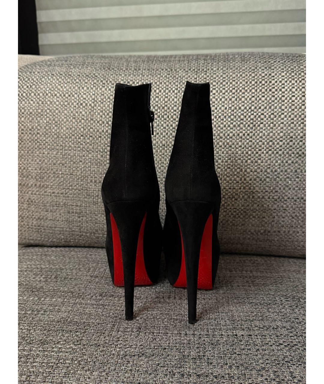CHRISTIAN LOUBOUTIN Черные замшевые ботильоны, фото 4
