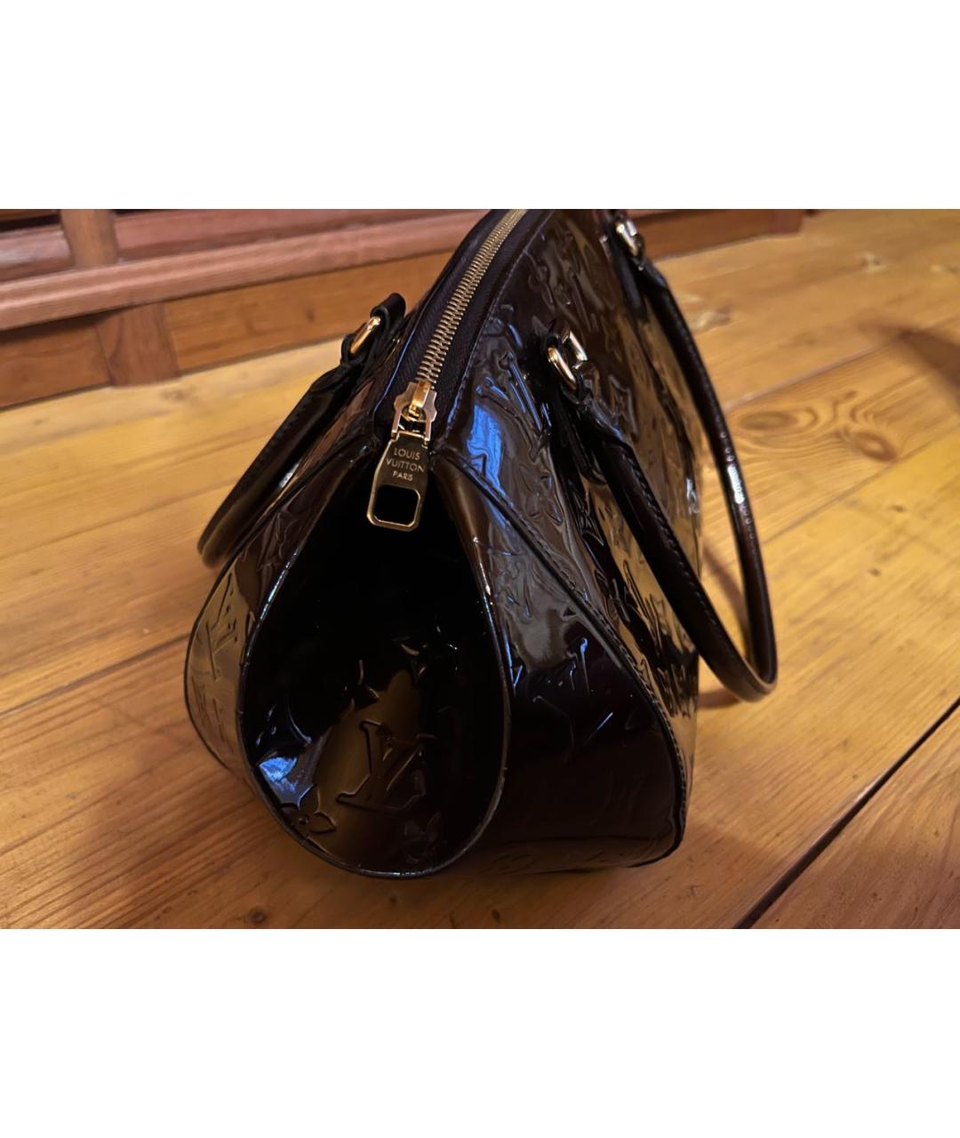 LOUIS VUITTON Бордовая сумка с короткими ручками из лакированной кожи, фото 3