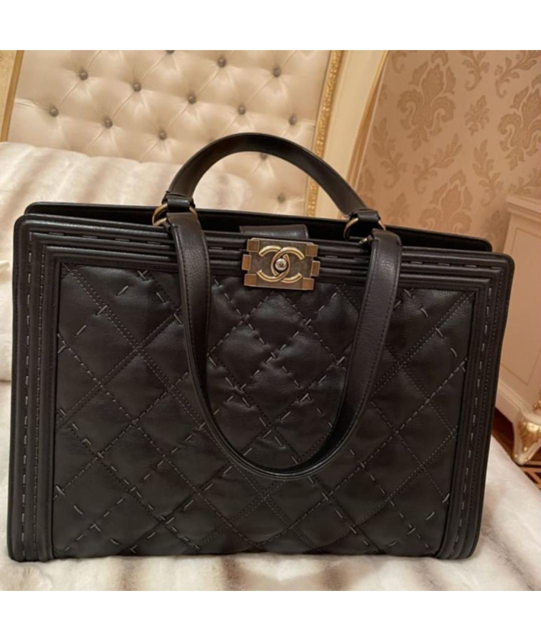 CHANEL Черная кожаная сумка с короткими ручками, фото 7