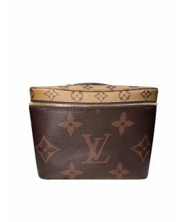 LOUIS VUITTON Косметичка