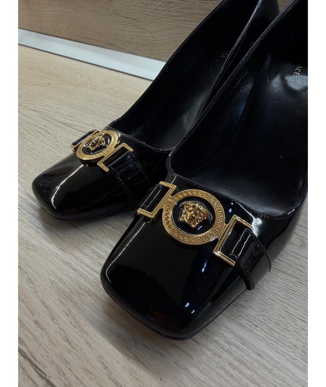 VERSACE Черные туфли из лакированной кожи, фото 4