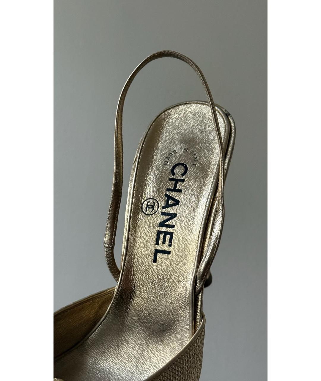 CHANEL Золотые кожаные туфли, фото 6