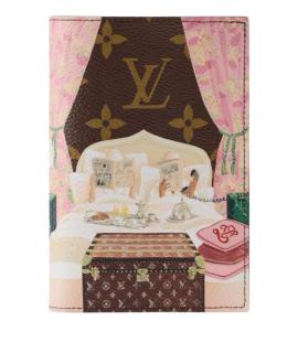 LOUIS VUITTON Обложка/футляр