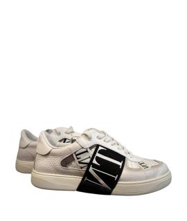 VALENTINO Низкие кроссовки / кеды