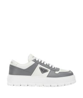 PRADA Низкие кроссовки / кеды