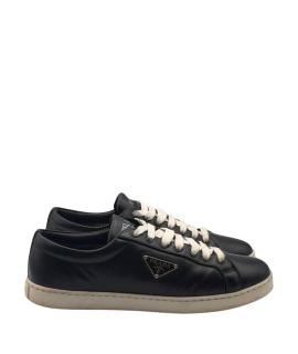 PRADA Низкие кроссовки / кеды