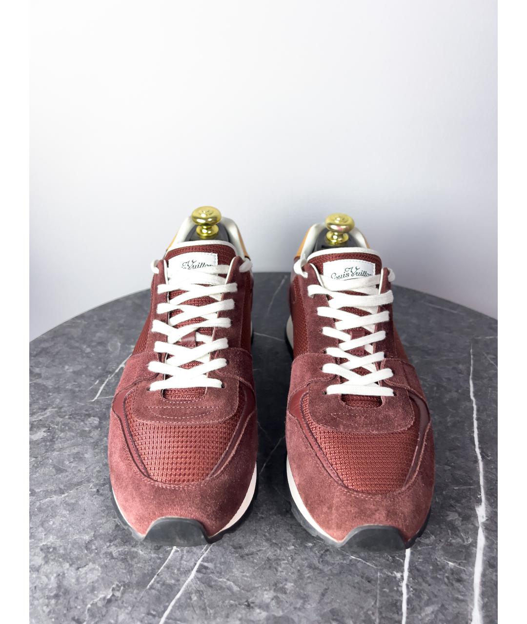 LOUIS VUITTON PRE-OWNED Бордовые замшевые низкие кроссовки / кеды, фото 2