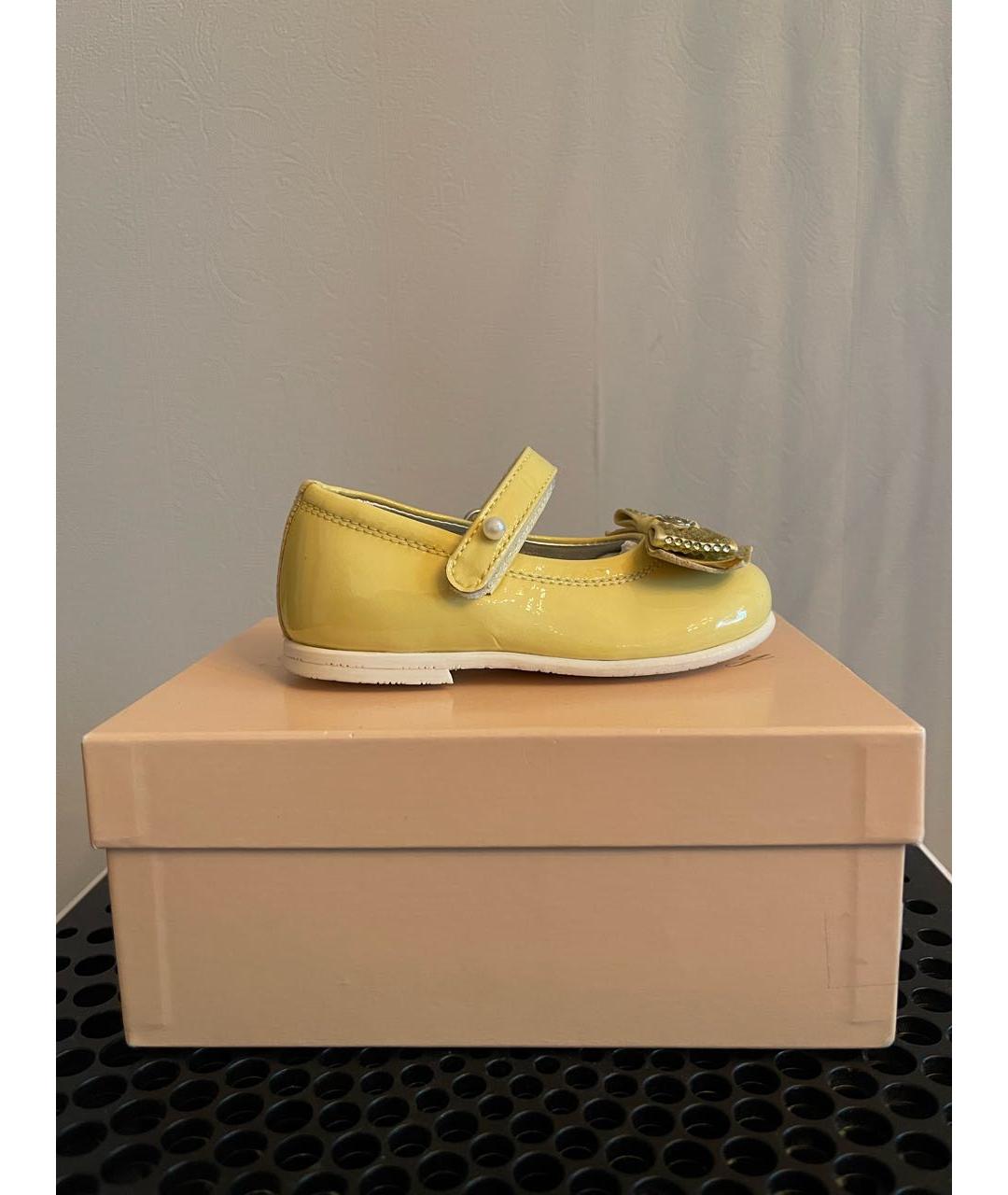 BLUMARINE BABY Желтые балетки и туфли из лакированной кожи, фото 7