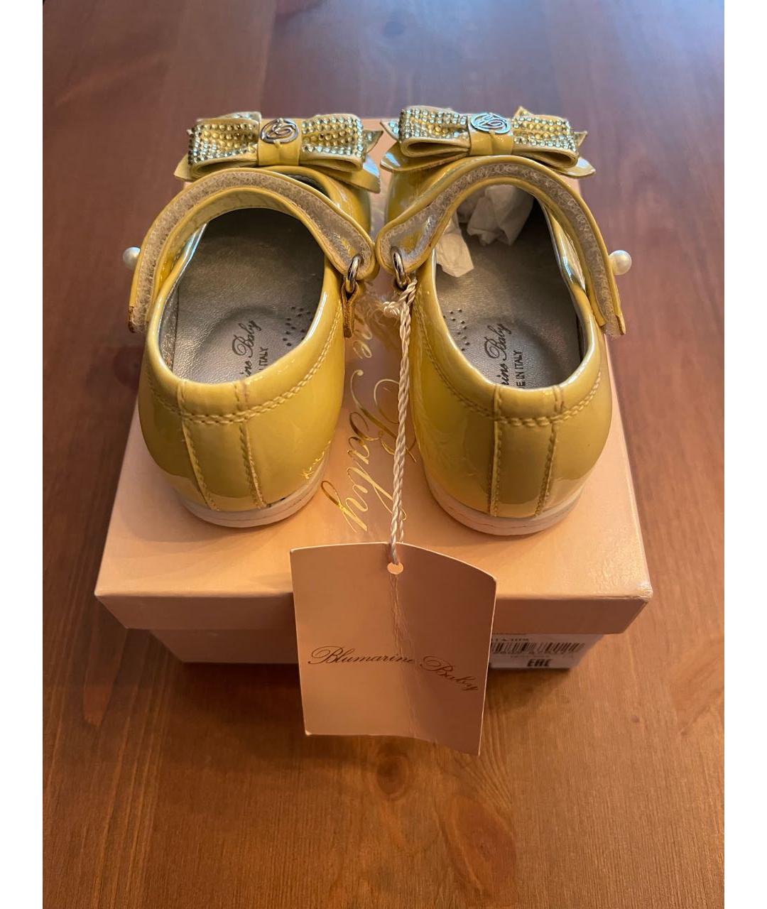 BLUMARINE BABY Желтые балетки и туфли из лакированной кожи, фото 4