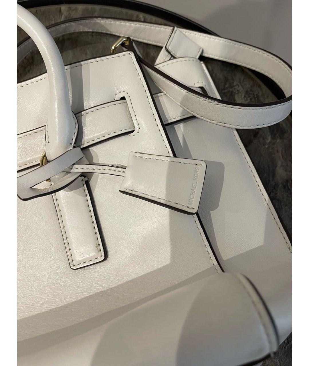 MICHAEL KORS Белая кожаная сумка с короткими ручками, фото 7