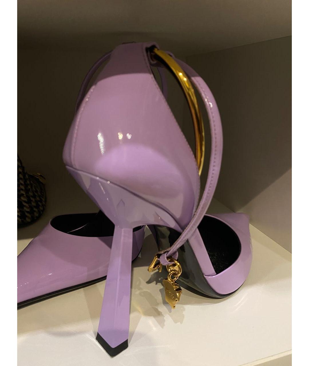 VERSACE Фиолетовые туфли из лакированной кожи, фото 5