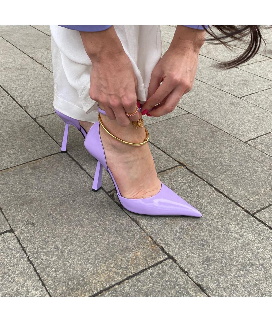 VERSACE Фиолетовые туфли из лакированной кожи, фото 2