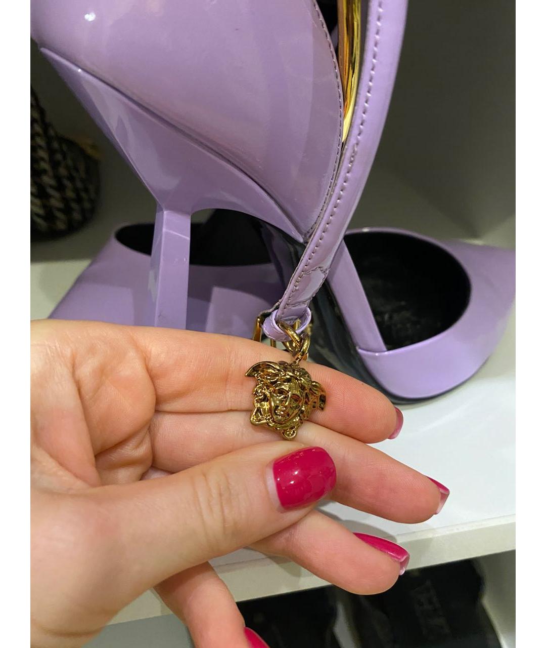 VERSACE Фиолетовые туфли из лакированной кожи, фото 4
