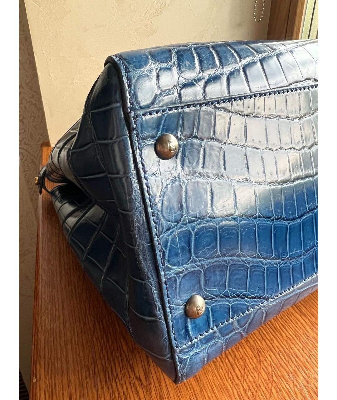 FENDI Синяя сумка с короткими ручками из экзотической кожи, фото 6