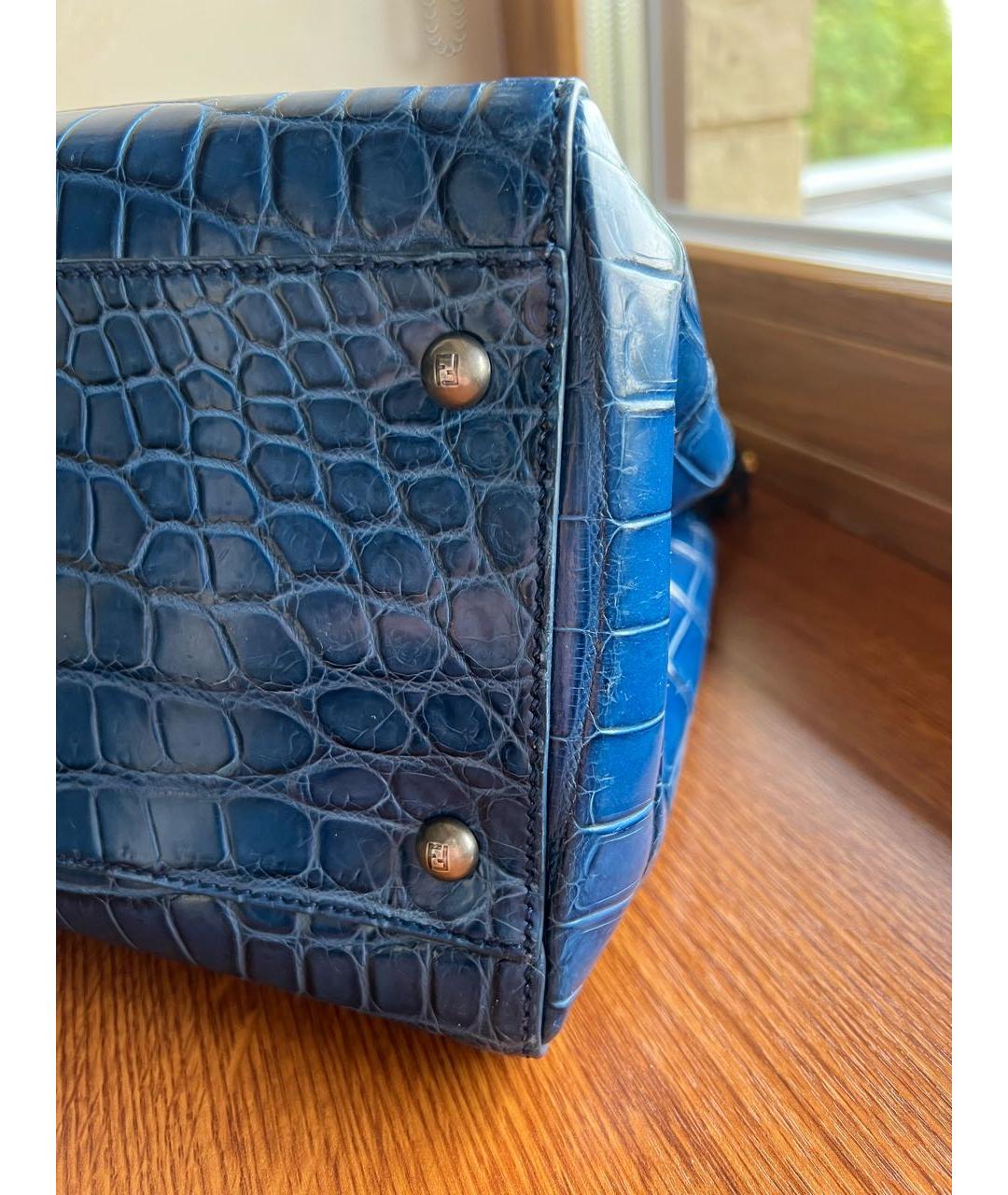 FENDI Синяя сумка с короткими ручками из экзотической кожи, фото 5