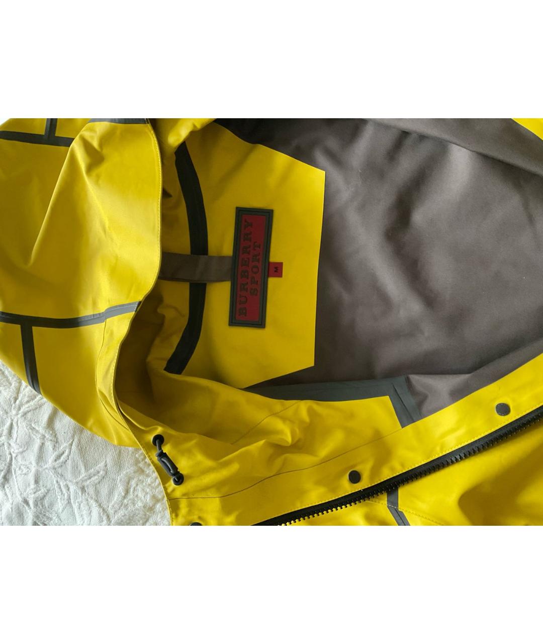 BURBERRY Желтая полиуретановая куртка, фото 3