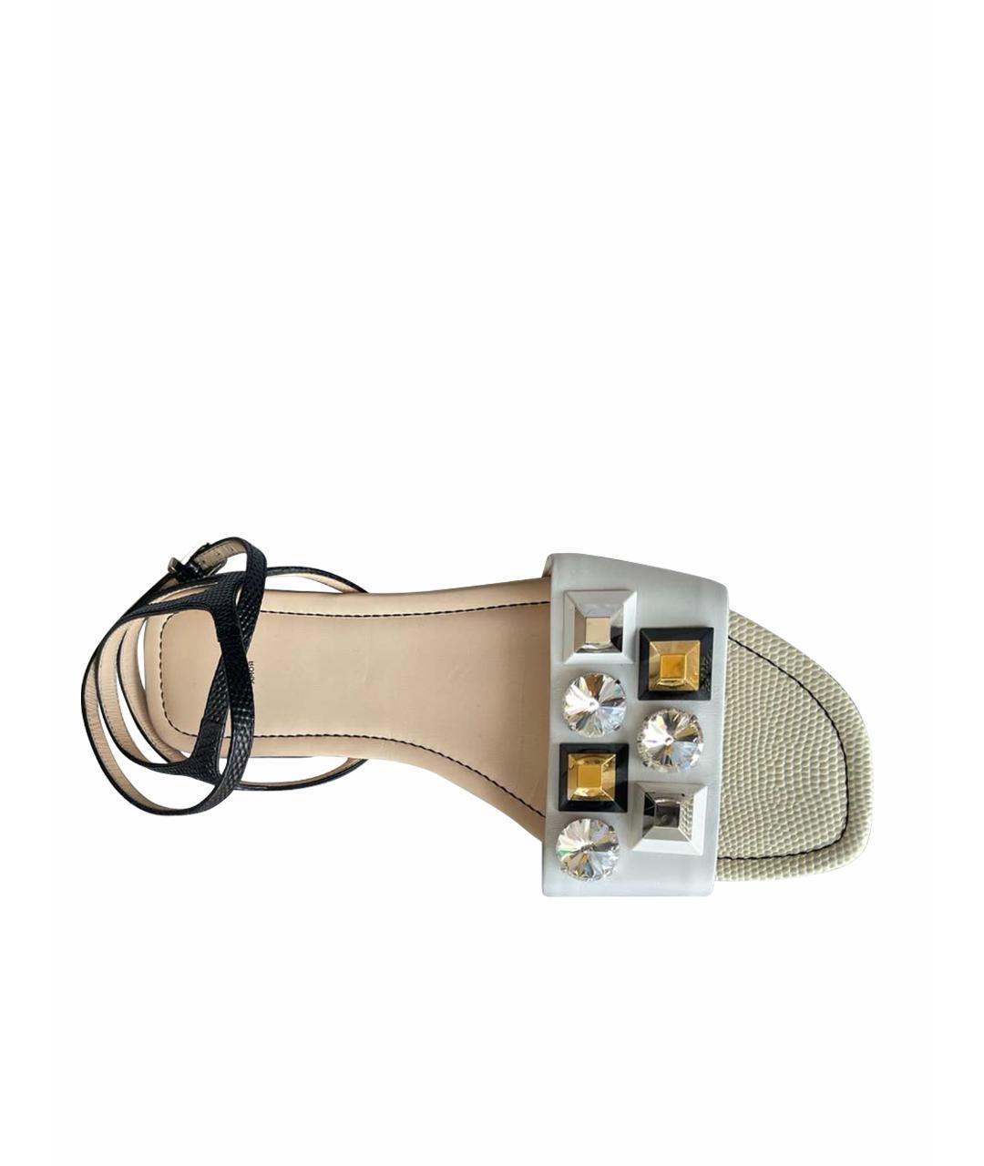 FENDI Белые кожаные сандалии, фото 1