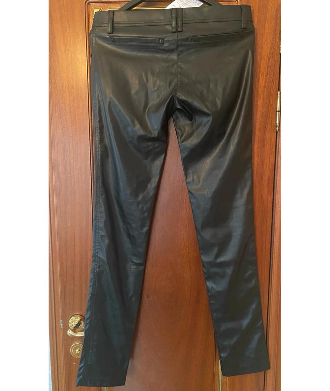 PLEIN SUD JEANIUS Полиуретановые брюки узкие, фото 2