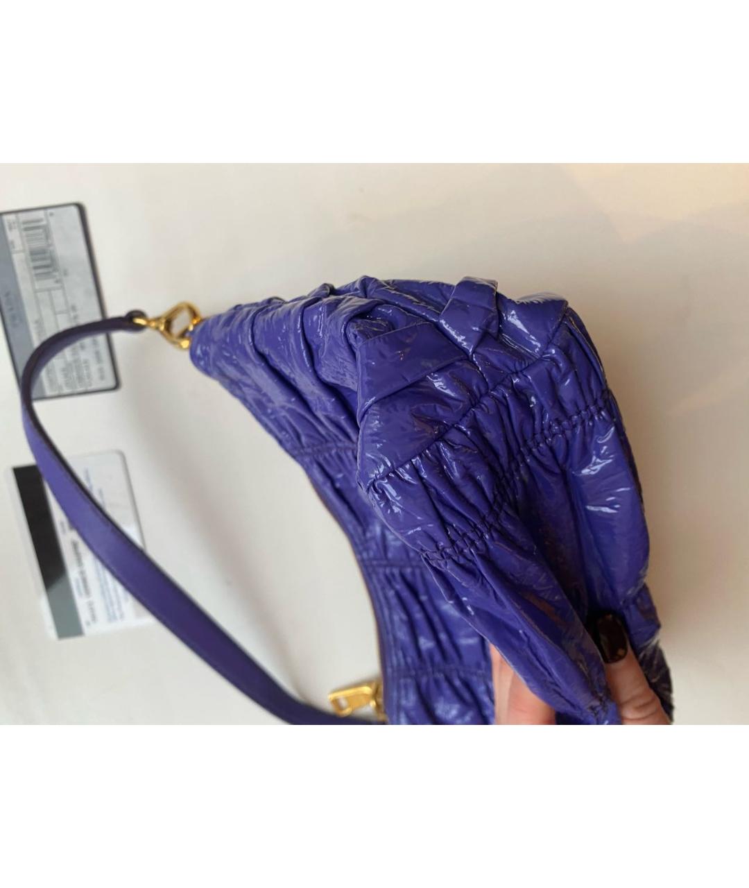 PRADA Фиолетовая сумка с короткими ручками из лакированной кожи, фото 5
