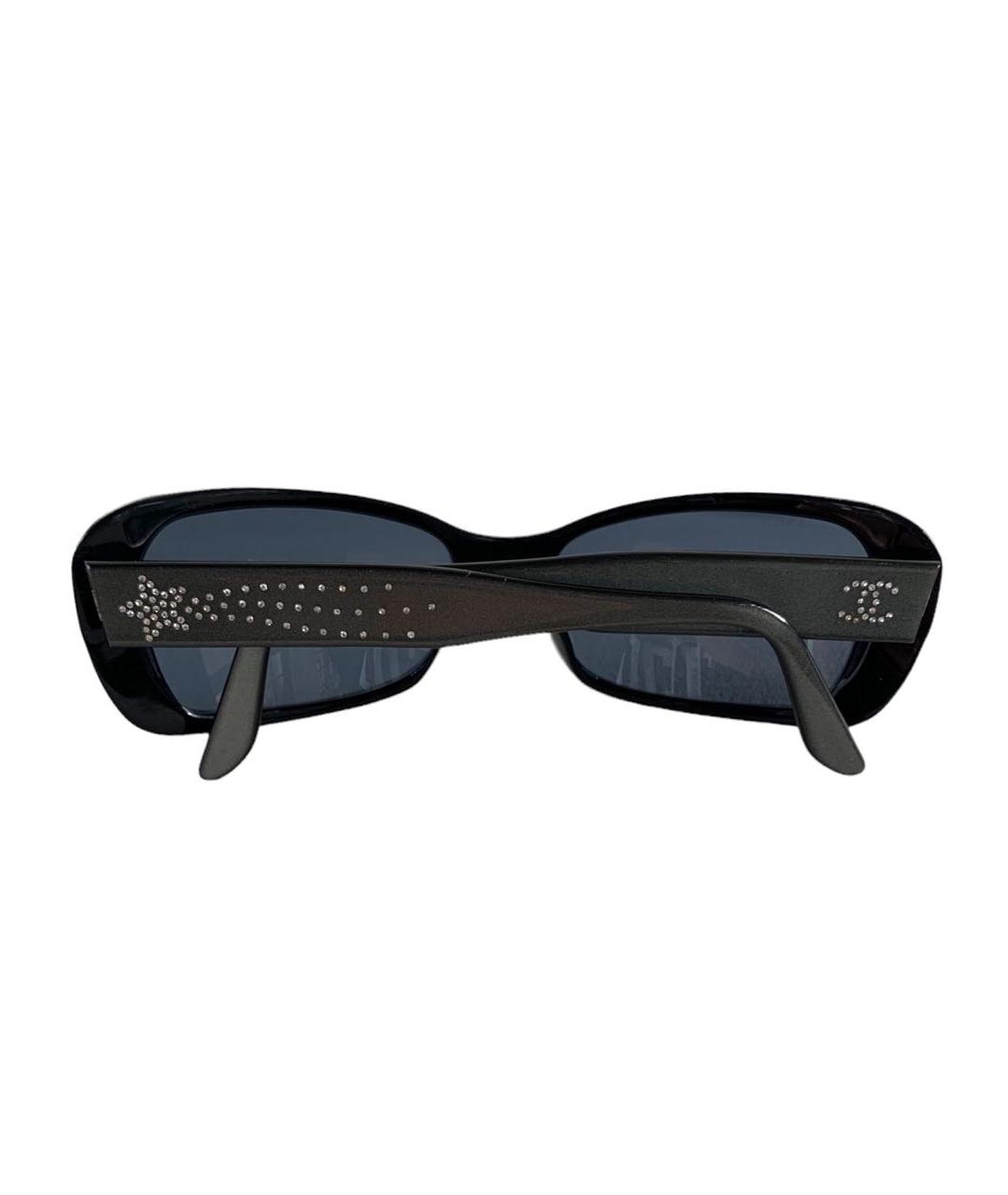 CHANEL PRE-OWNED Антрацитовые пластиковые солнцезащитные очки, фото 1